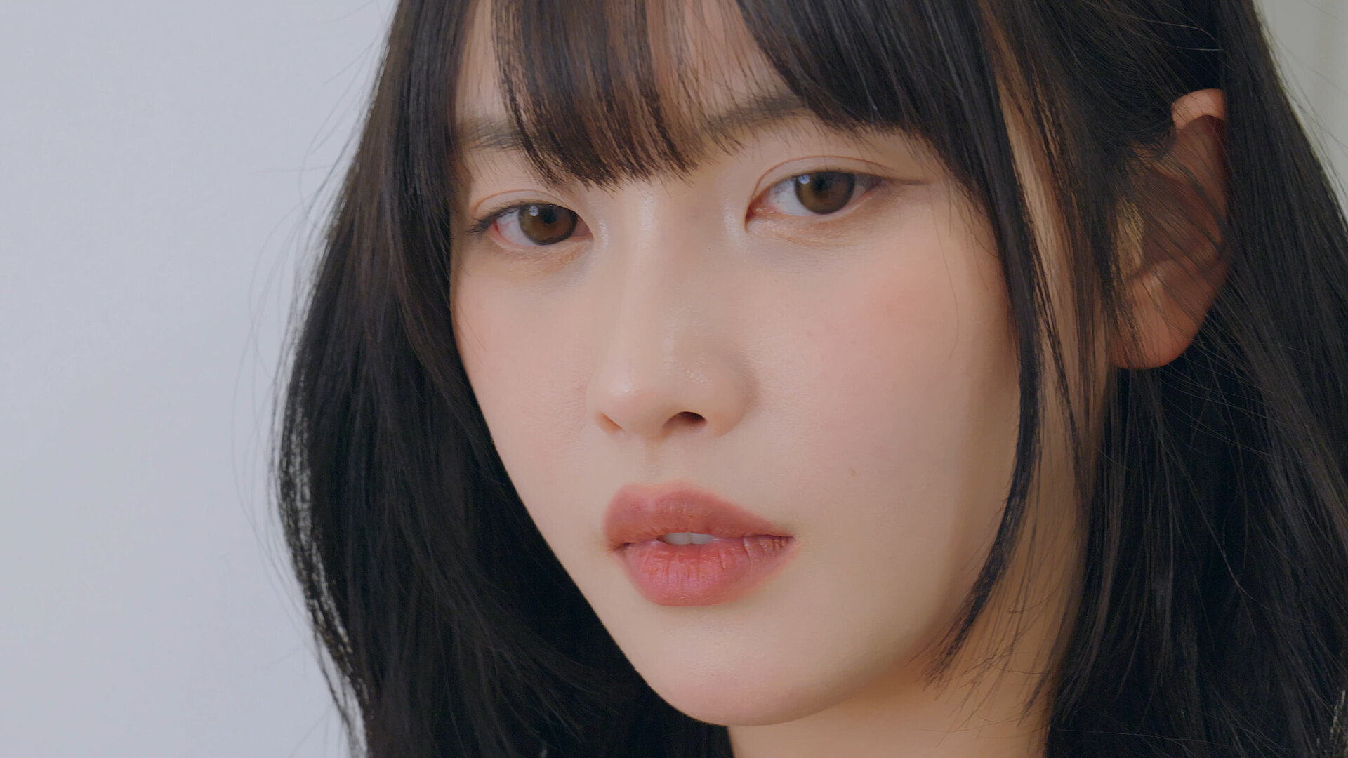 阿西, 美女室友竟然…？