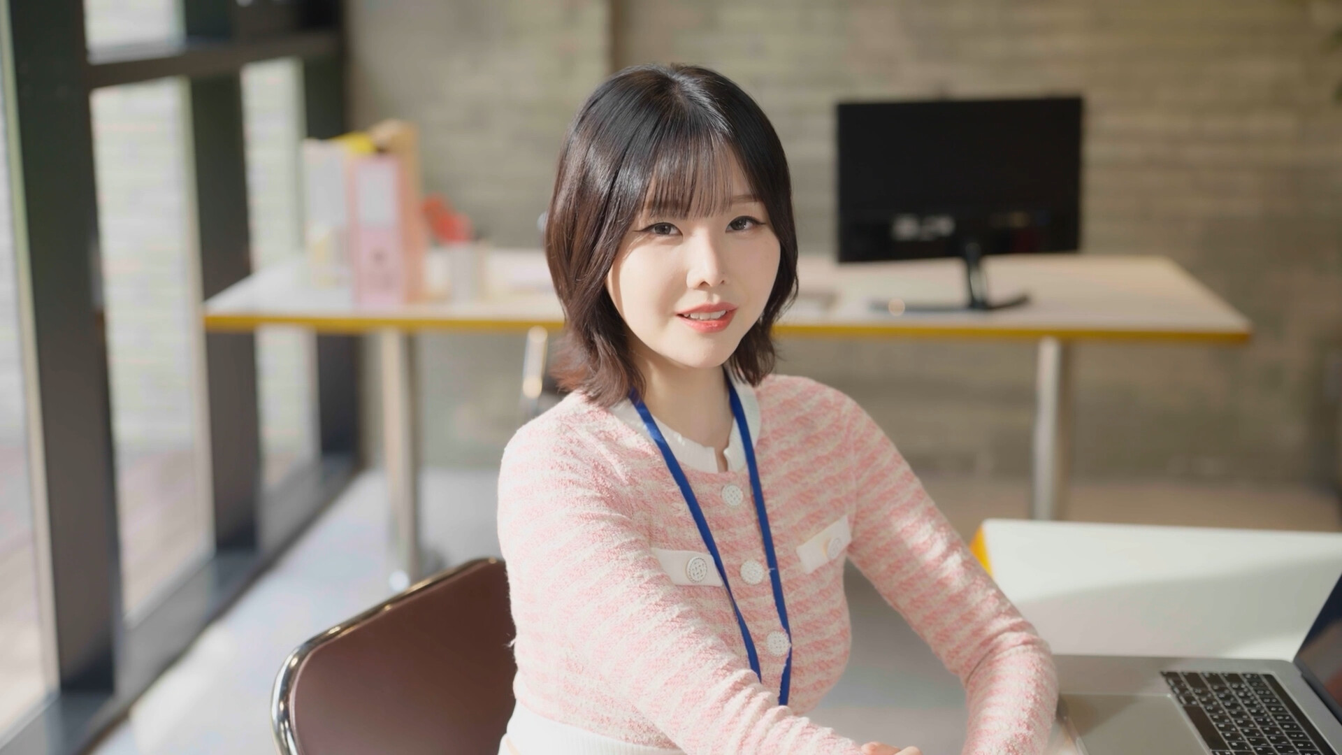 嘘, 美女拍摄中
